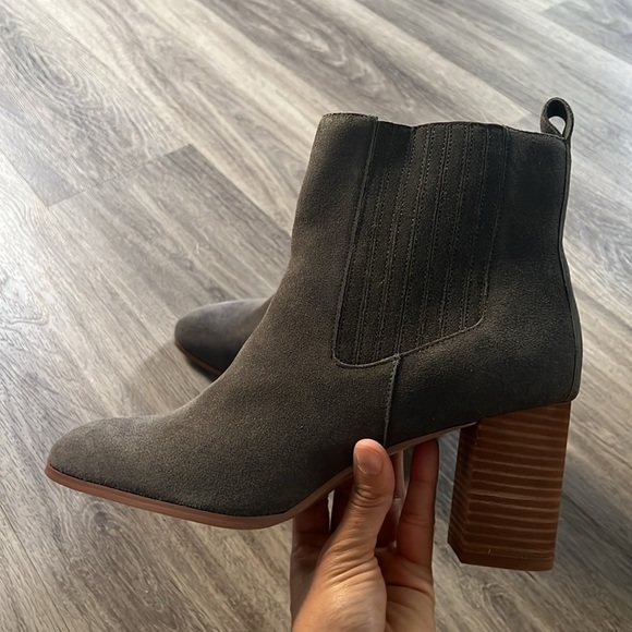 violet & red Shoes - Violet Red Meghan Gray Ankle Boots Women’s Suede Heeled Booties Size 11 New